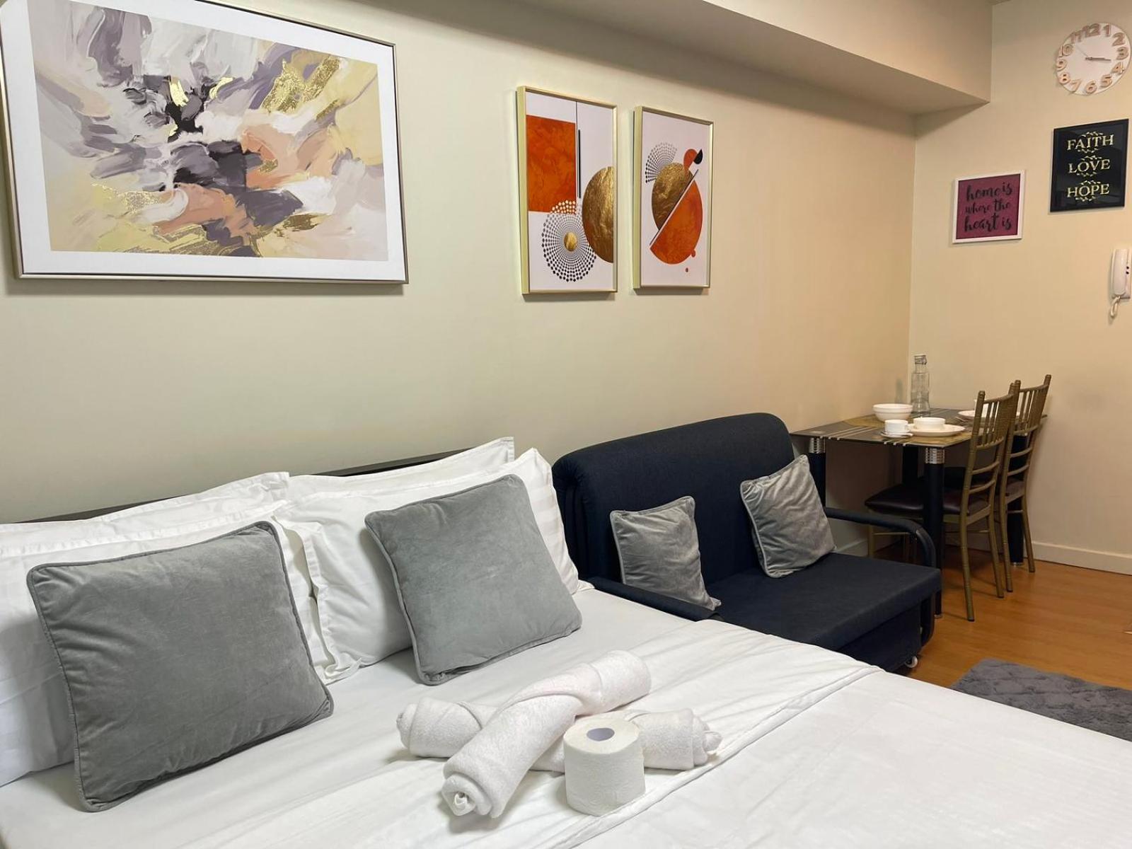 8 Adriatico Staycation Манила Экстерьер фото
