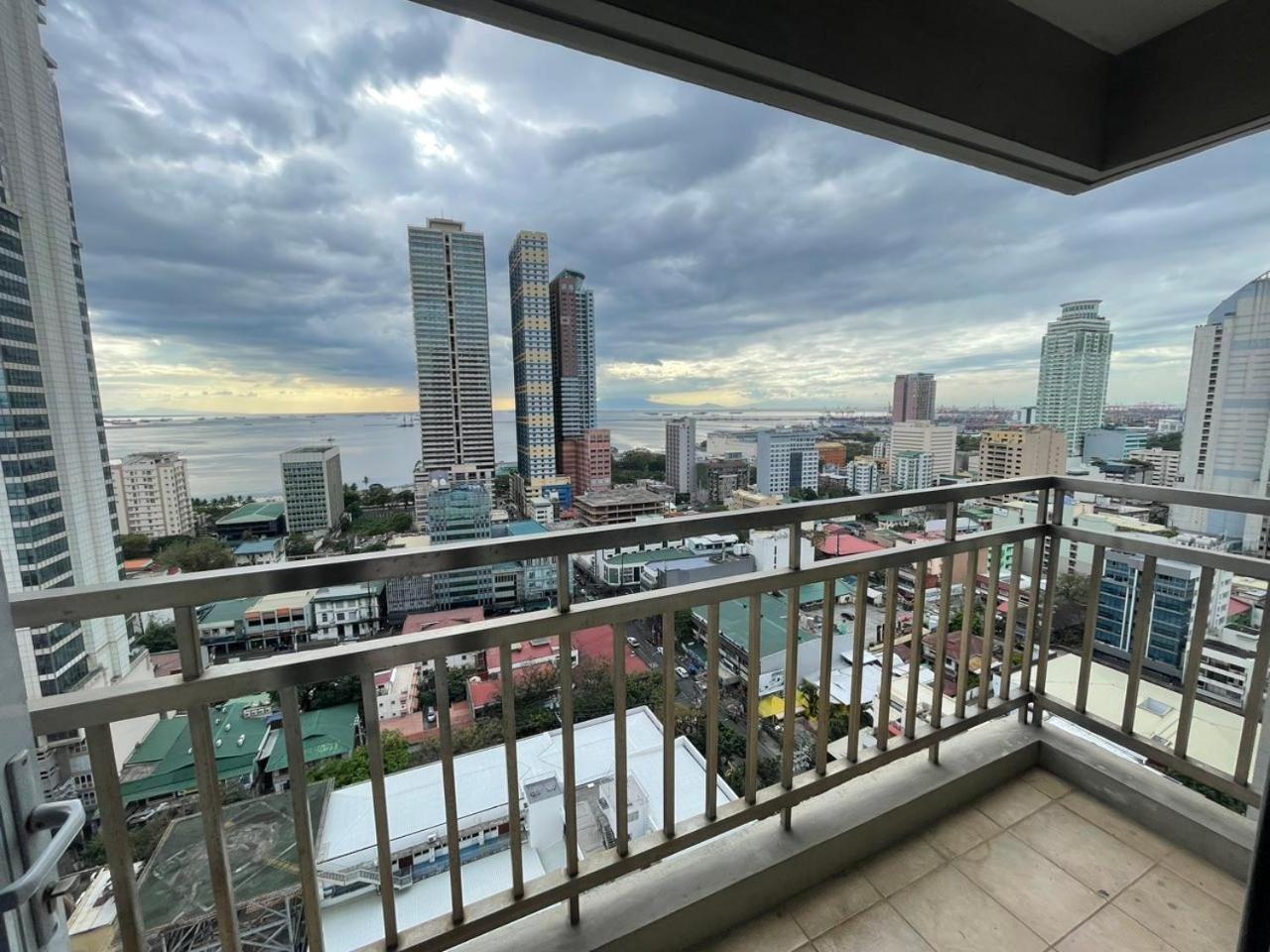 8 Adriatico Staycation Манила Номер фото