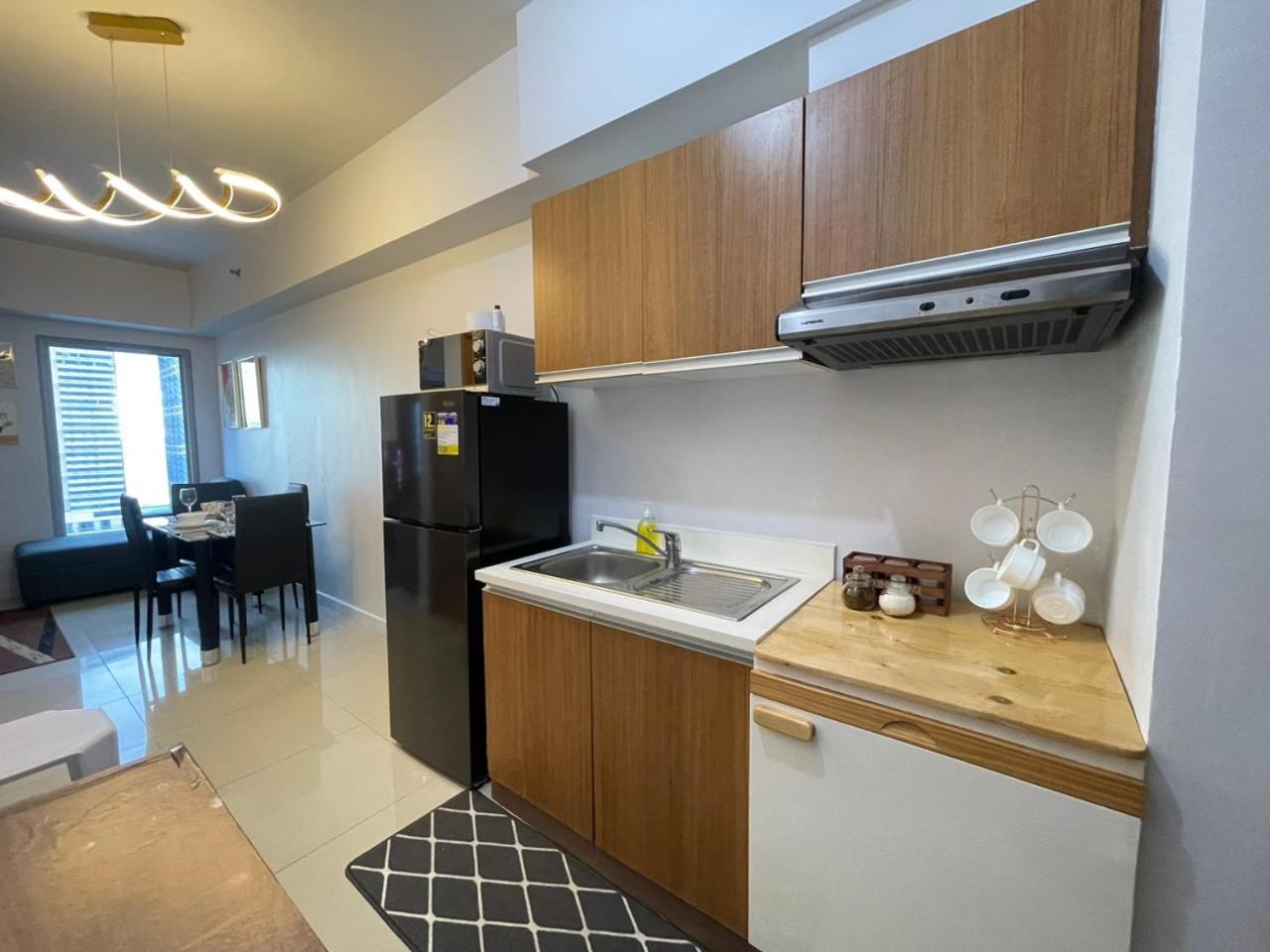 8 Adriatico Staycation Манила Номер фото