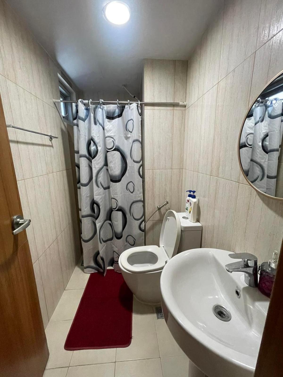 8 Adriatico Staycation Манила Экстерьер фото