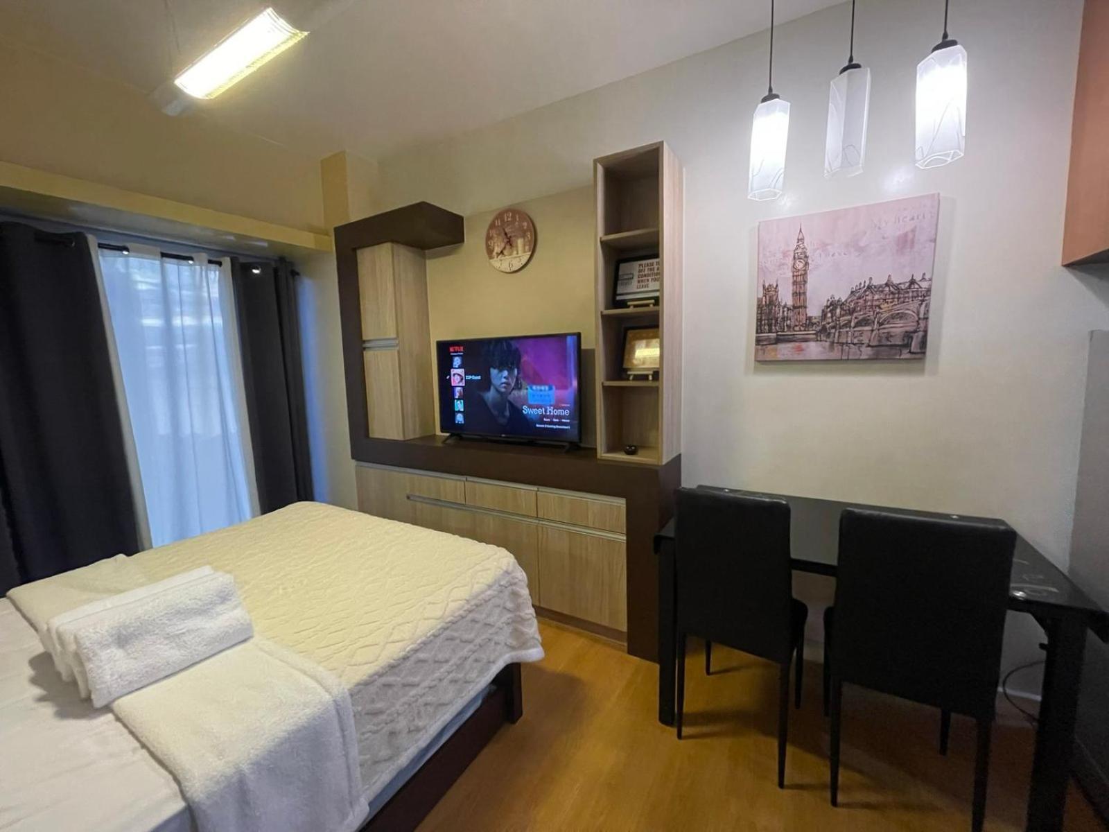 8 Adriatico Staycation Манила Экстерьер фото