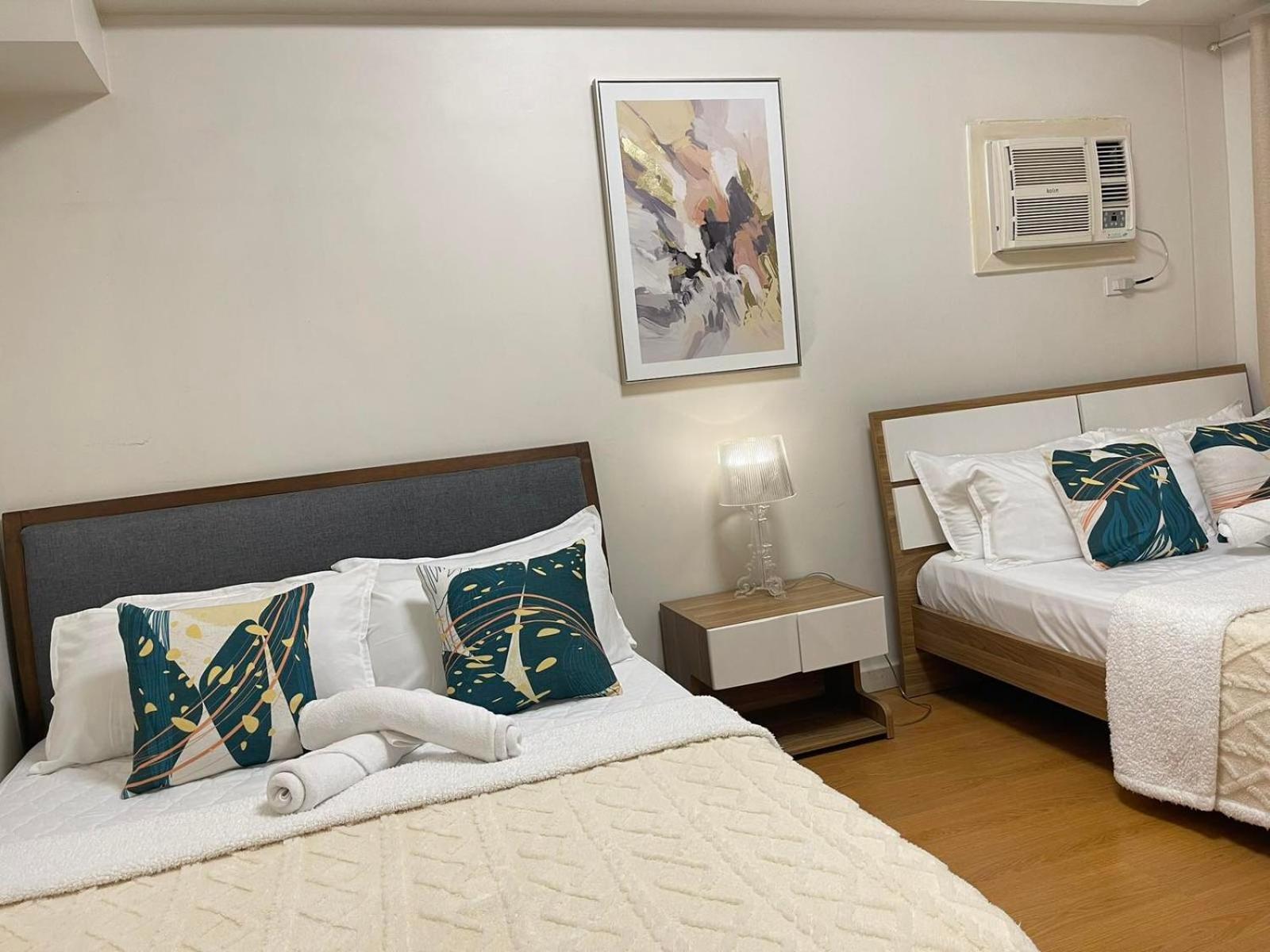 8 Adriatico Staycation Манила Номер фото