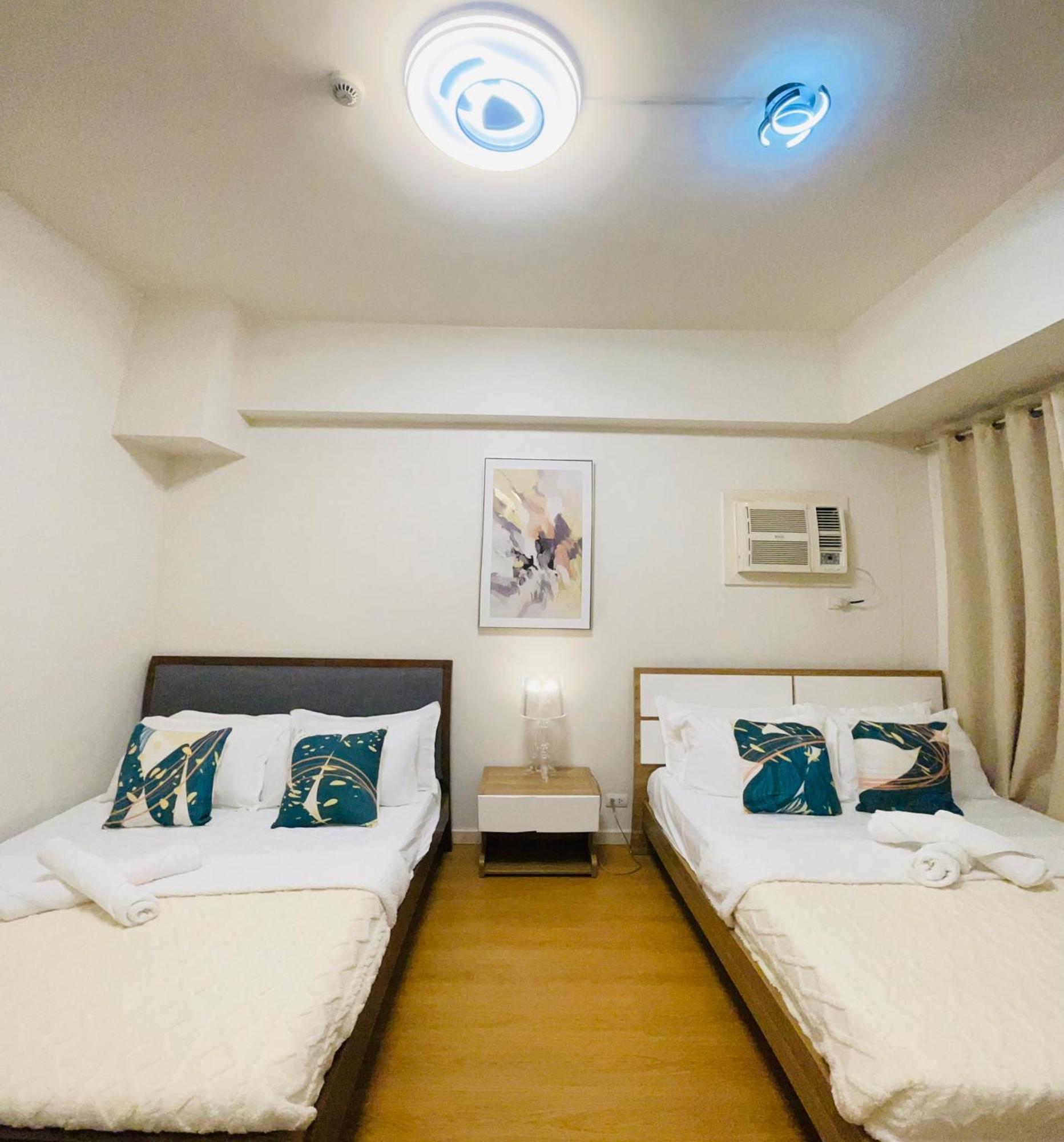 8 Adriatico Staycation Манила Экстерьер фото